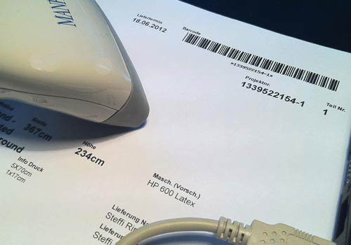 Barcode-Scannern in der Produktion verbessern die Effizienz der Bearbeitungsabläufe.
